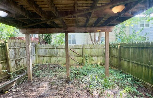 Charming 3-Bedroom Townhome in Prime Edgewood Location
