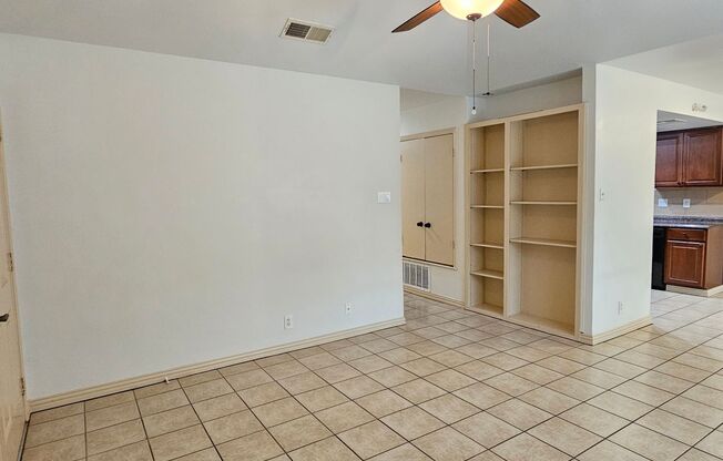 3 beds, 1 bath, 909 sqft, $1,550, Unit Unit B