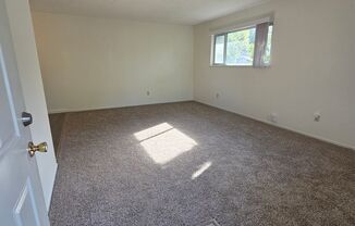 Newly Renovated 2Bx2B Condo Available Now!