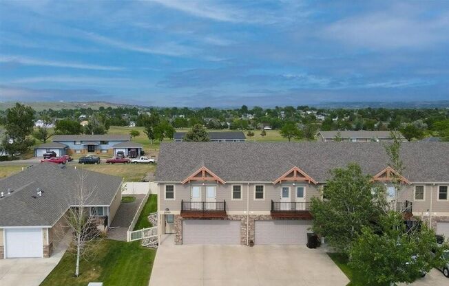 Nice 3 bed 2 bath townhouse in the Heights!