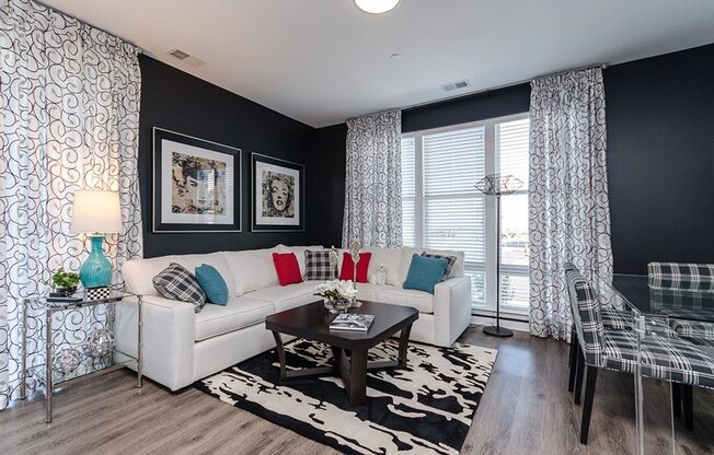 Two Bedroom Luxury Apartment (Elevator Building)