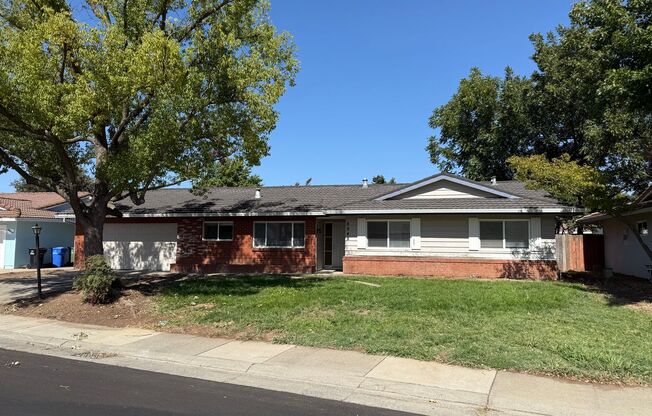 Beautifully Renovated 3 Bed 2 Bath!