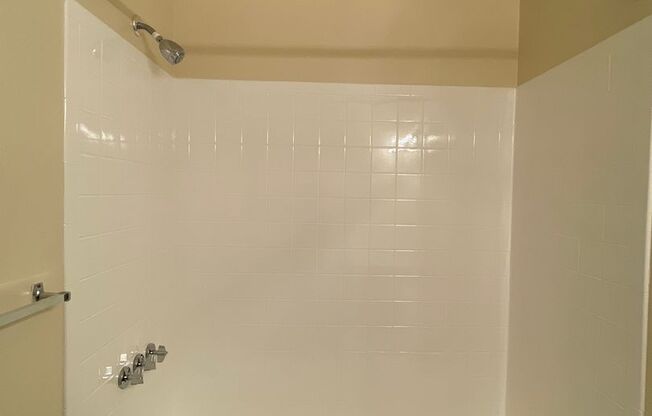 2 beds, 2 baths, 1,000 sqft, $1,975, Unit 14229 #304