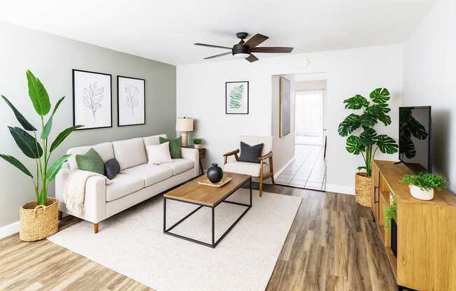 Welcome to Whitman Villa Townhomes