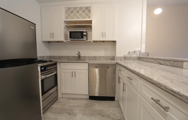 1 bed, 1 bath, 740 sqft, $3,600, Unit 12U