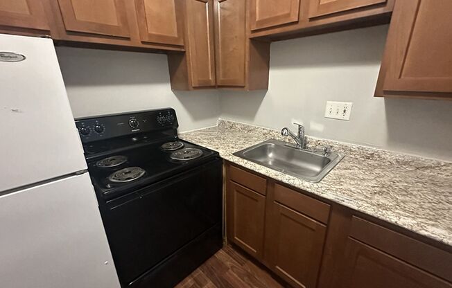 1 bed, 1 bath, 560 sqft, $815, Unit 720-30