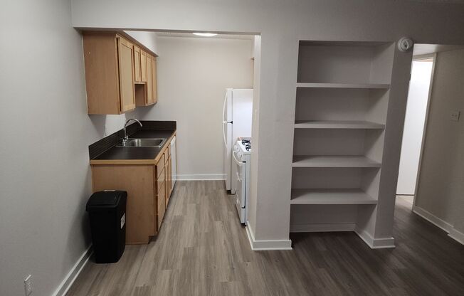 2 beds, 1 bath, 900 sqft, $1,350, Unit ELP2202-334