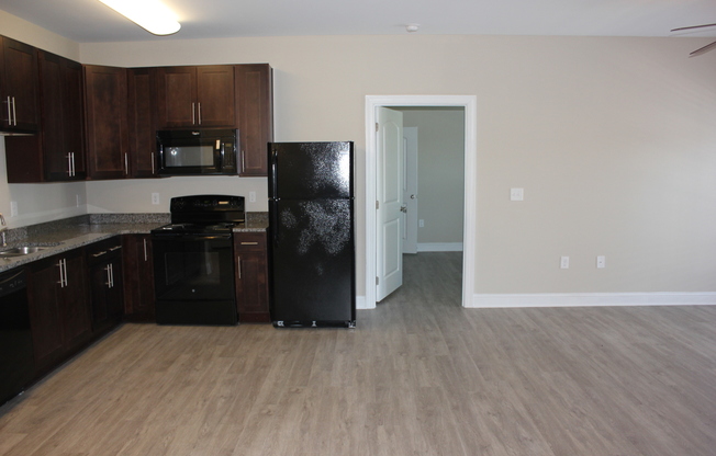 2 beds, 2 baths, $1,525, Unit APARTMENT 204