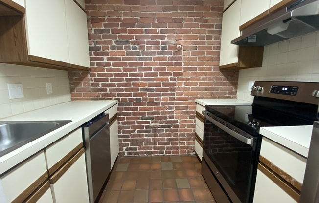 108 Gainsborough St.