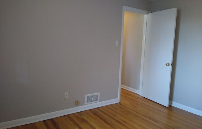 2 beds, 1 bath, $2,295