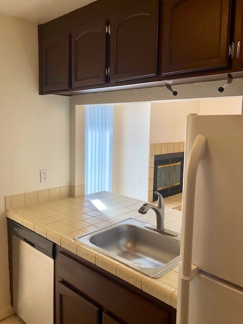 2 beds, 2 baths, $2,275