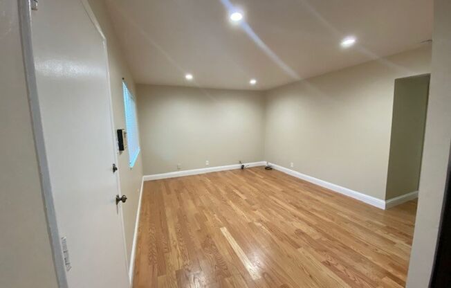 1 bed, 1 bath, $1,925, Unit 206-10