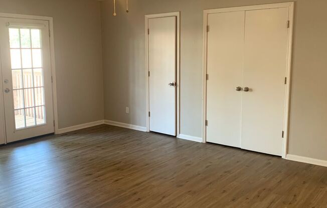 3909 Kenwood Ave.