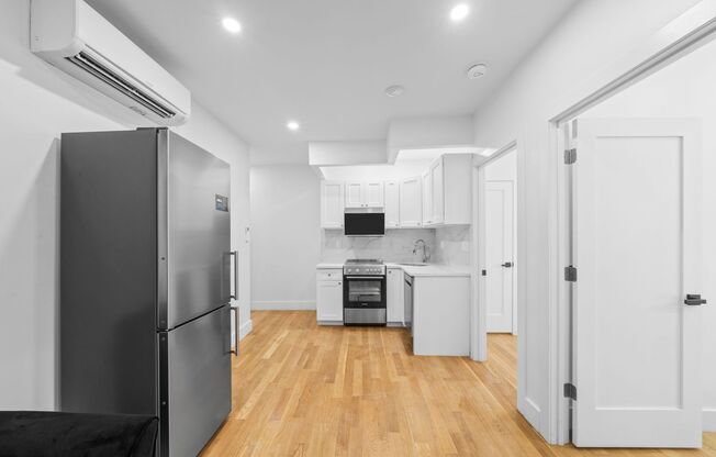 3 beds, 1.5 baths, 602 sqft, $4,200, Unit 1