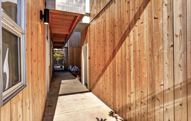 7480 N Delaware Ave - Modern North Portland Living