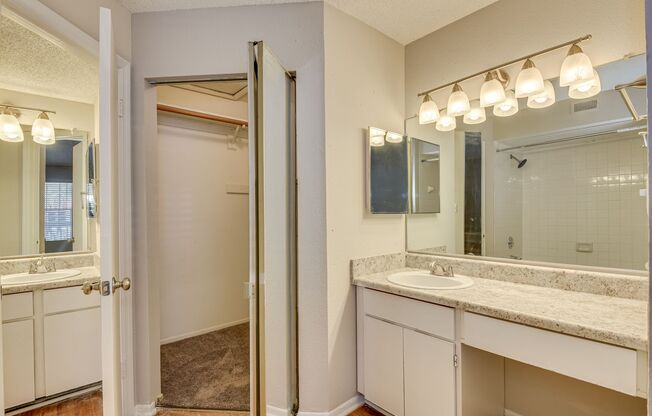 2 beds, 2 baths, 1,100 sqft, $1,200, Unit 1401
