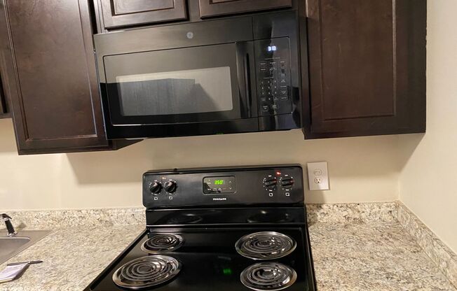 2 beds, 1 bath, 728 sqft, $750, Unit D4