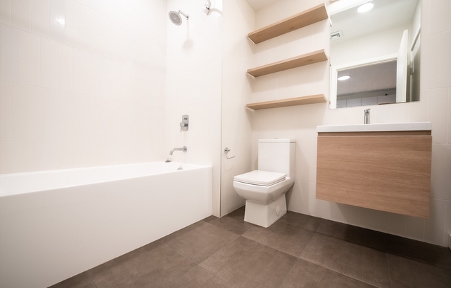 1 bed, 1 bath, 821 sqft, $3,300, Unit 206