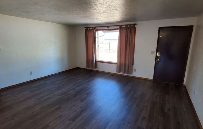Cox Street 6 Plex
