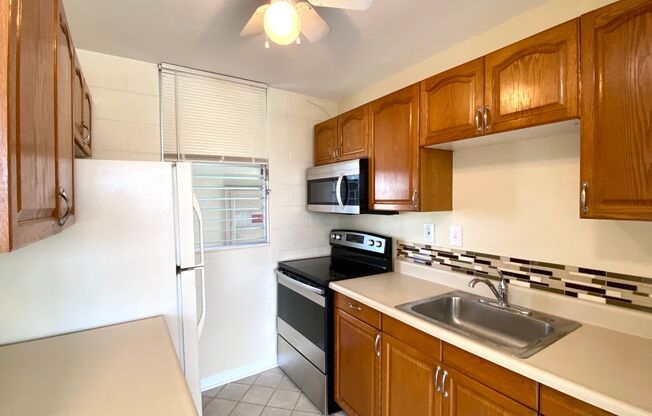 STUDIO w/ 1 PARKING AVAILABLE NOW NEAR UH MANOA!!!