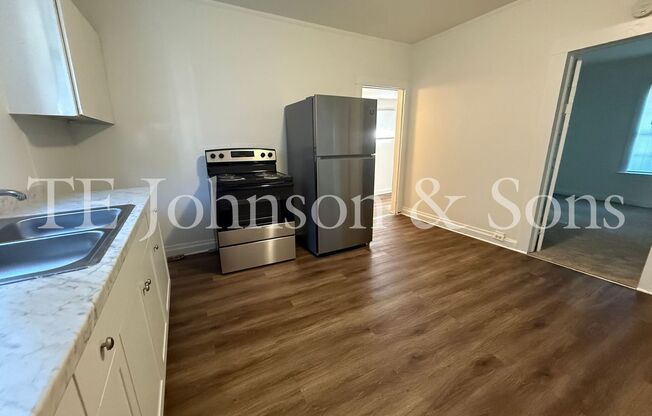 2 beds, 1 bath, $995