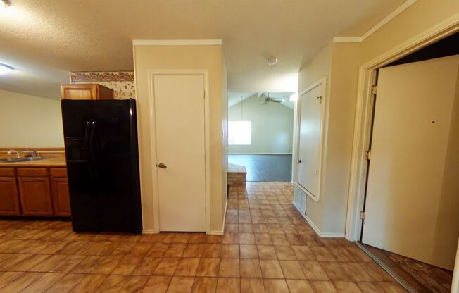 3 beds, 2 baths, $1,750