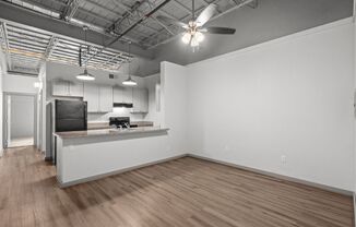 612 W Texas Ave