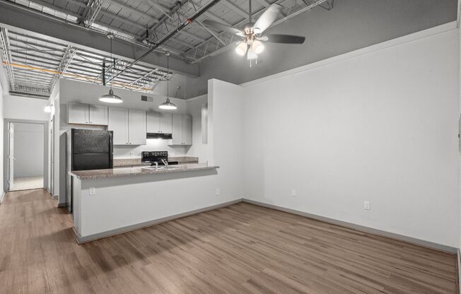 612 W Texas Ave