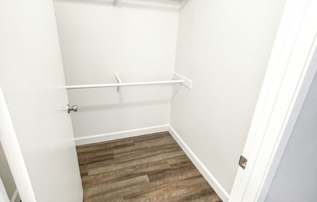 2 beds, 2 baths, 1,016 sqft, $1,840, Unit 1690-110