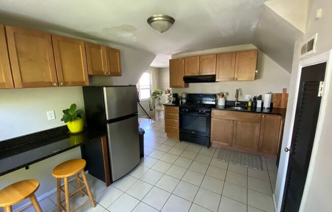 1 bed, 1 bath, 600 sqft, $1,175