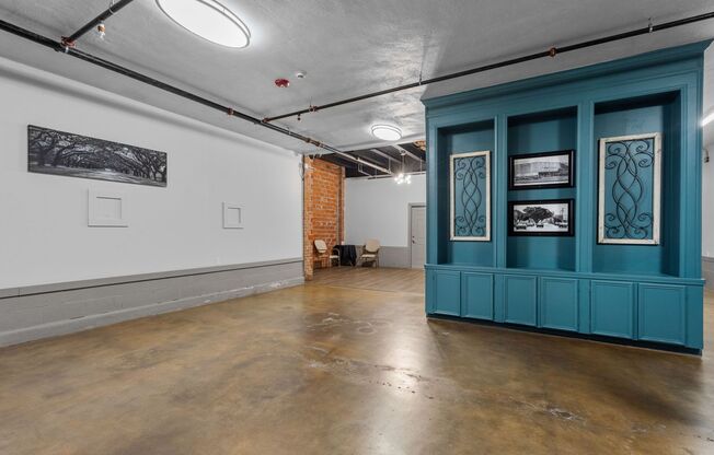 612 W Texas Ave