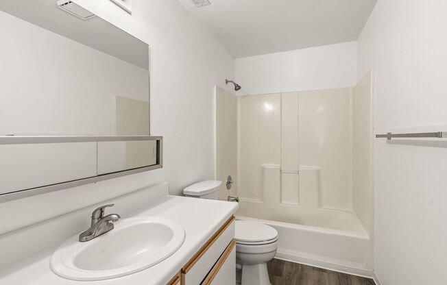 2 beds, 2 baths, 1,000 sqft, $1,450, Unit 30