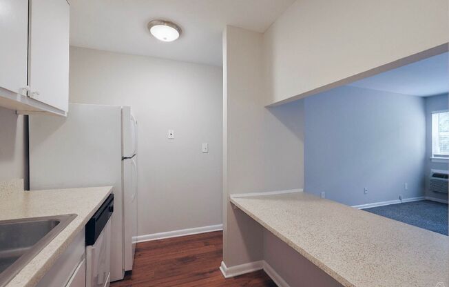 1 bed, 1 bath, 672 sqft, $1,175, Unit 2010-12
