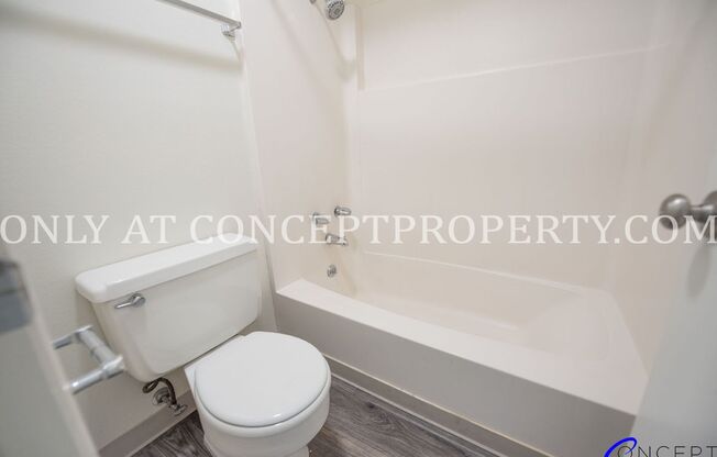 1 bed, 1 bath, 700 sqft, $1,225, Unit 35