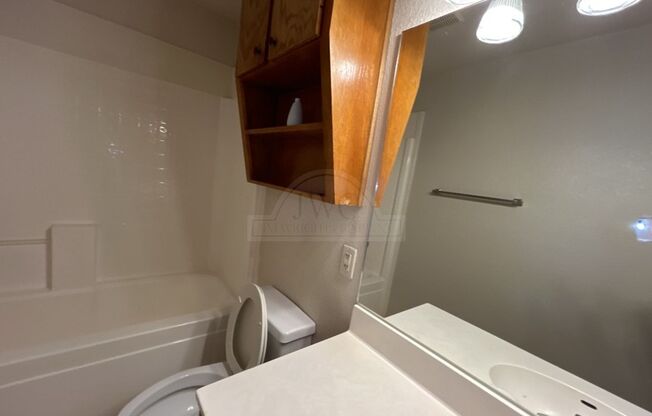 3 beds, 2 baths, $1,095, Unit 2204 Wright Way Unit A