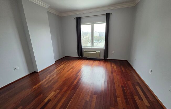 PRICE REDUCTION! & NO LEASING FEE REQUIRED