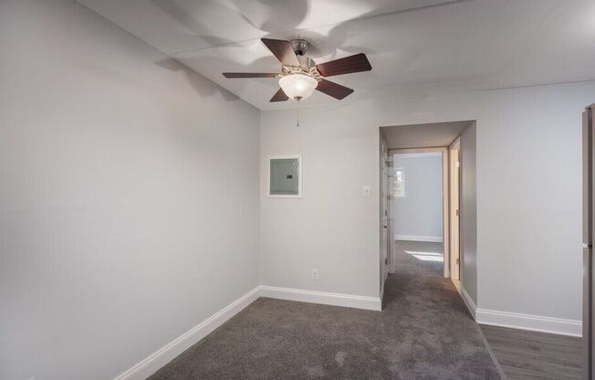 Dining Area (1BR,1BA 675SF)