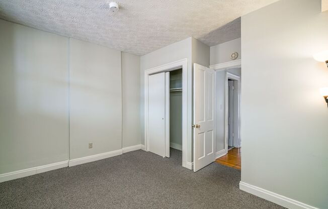 1 bed, 1 bath, $1,100, Unit 110.5 Wilber Ave