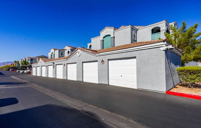 2 Suite 1st Floor Condo In Gated Northwest Community