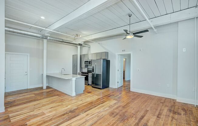 2 beds, 2 baths, 1,064 sqft, $1,850, Unit 211