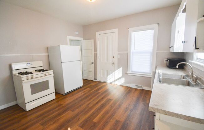4 Bed 1.5 Bath Downtown Gem Available For Rent NOW!