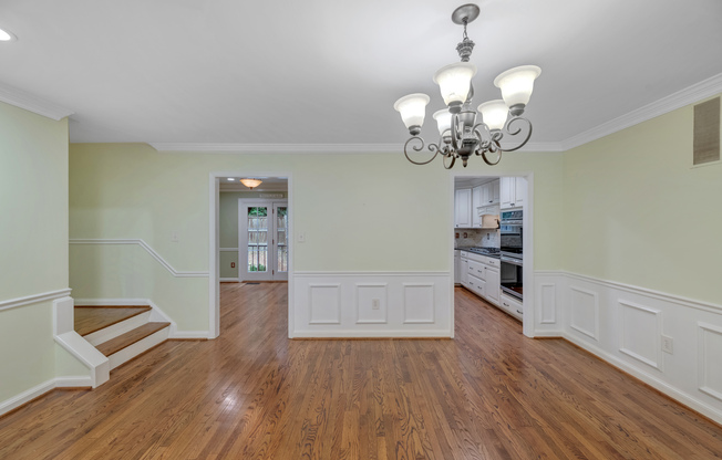 1427 MCLEAN MEWS CT
