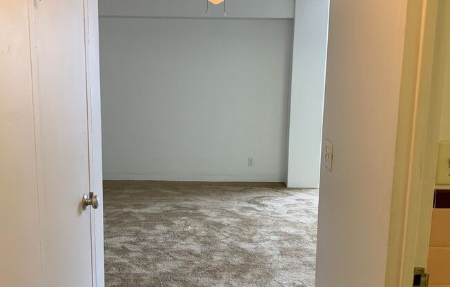 Studio, 1 bath, 435 sqft, $615, Unit 512