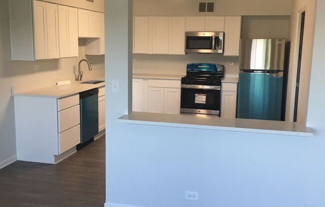 2 beds, 2 baths, 1,400 sqft, $2,650, Unit 3B