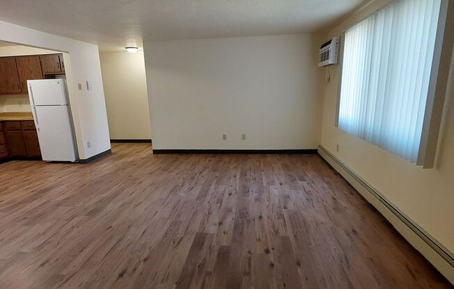 1 bed, 1 bath, 824 sqft, $929