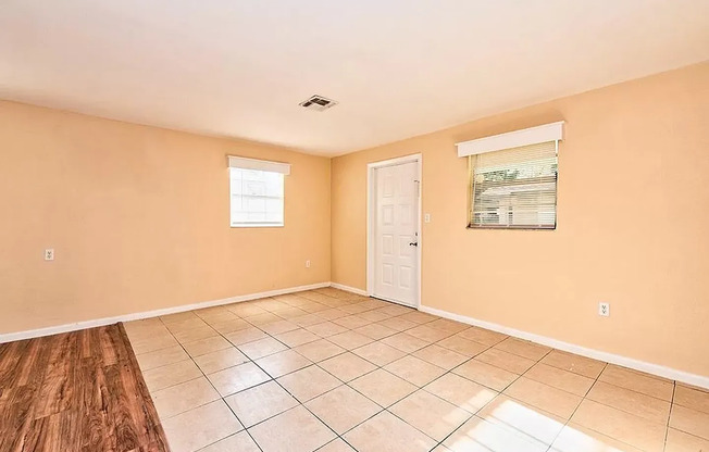 2 Bedroom Duplex - Annual Rental in East Naples