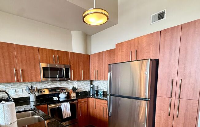 1 bed, 1.5 baths, 1,022 sqft, $1,950, Unit 402