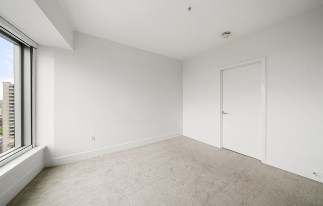 2 beds, 1.5 baths, 1,035 sqft, $5,500, Unit 19H