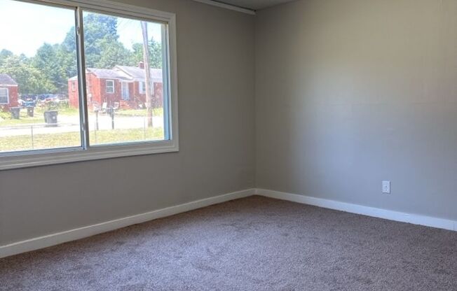 2 beds, 1 bath, $1,000