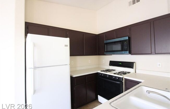 GATED 2 BED/2BATH CONDO IN NORTH LAS VEGAS